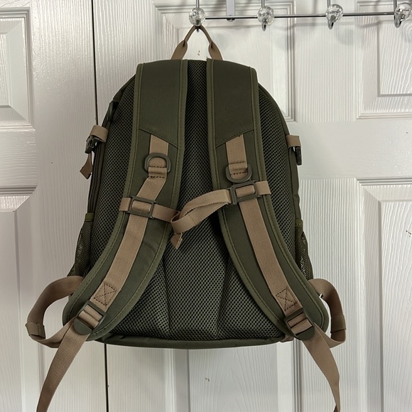 Backpack with Adjustable compartments - Picture 9 of 9